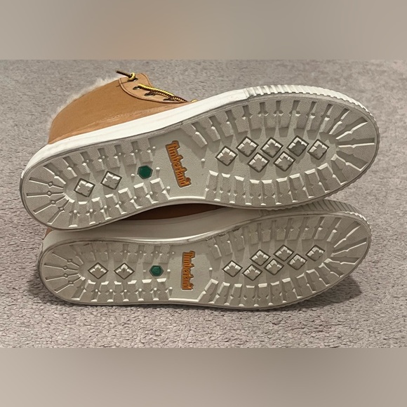 Timberland Women’s Fur-Lined Leather Boots – Size 10 (Original Box) - Picture 4 of 8